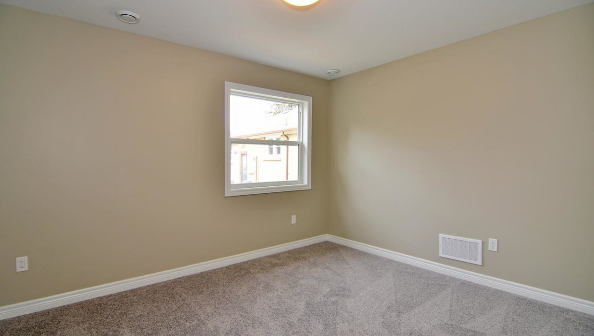 787 Victoria St London ON N5Y-large-035-19-787 Victoria StreetRear Unit-1500x994-72dpi-X2