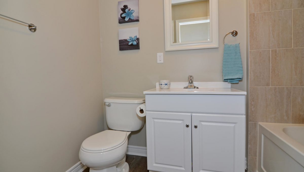 787 Victoria St London ON N5Y-large-036-16-787 Victoria StreetRear Unit-1500x994-72dpi-X2