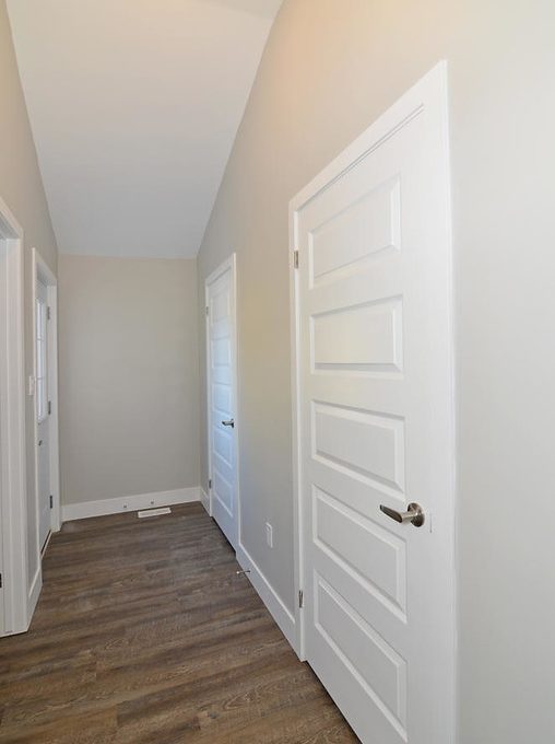 5 Goldwick Crescent London ON-large-046-48-Unit BFront Hall-663x1000-72dpi-XL