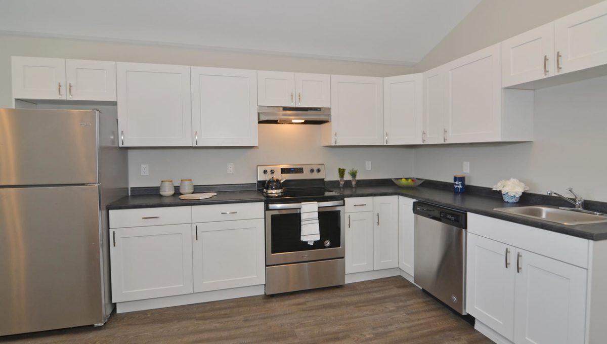 5 Goldwick Crescent London ON-large-050-49-Unit BOpen Concept Kitchen-1500x994-72dpi-X2