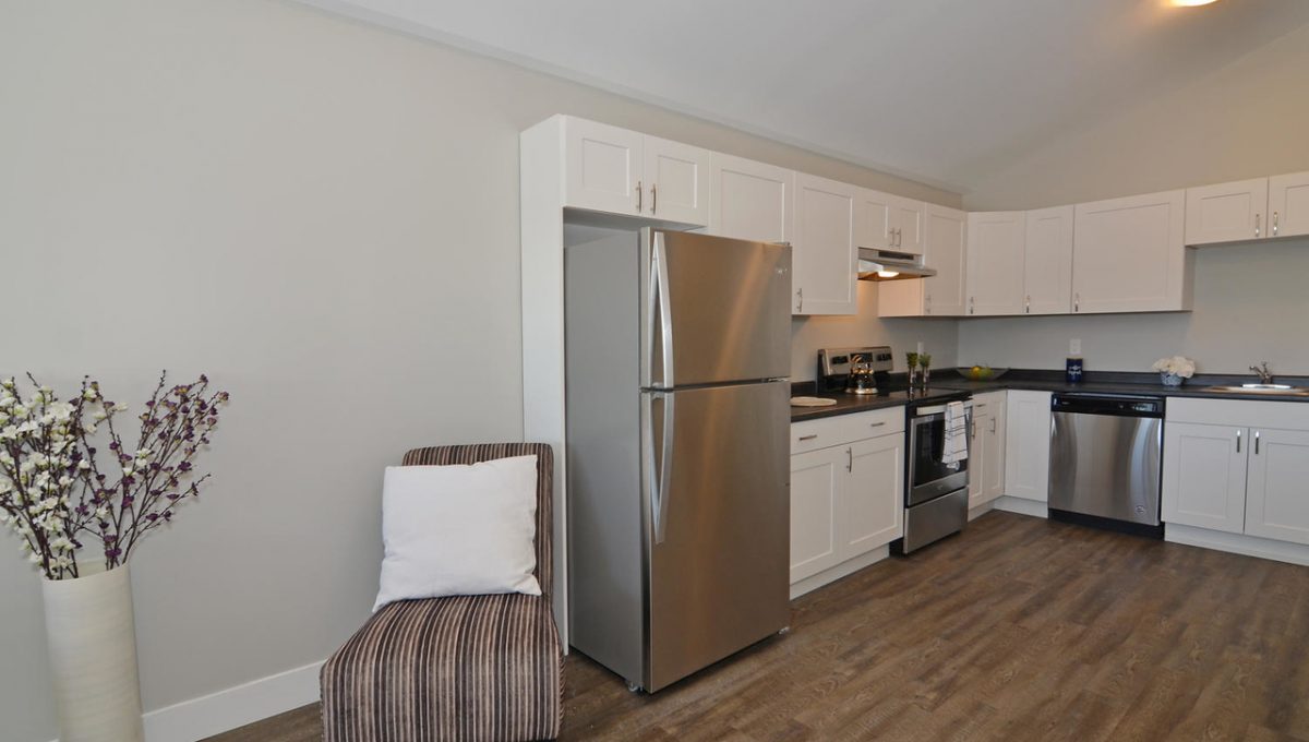 5 Goldwick Crescent London ON-large-052-53-Unit BOpen Concept Kitchen-1500x994-72dpi-X2