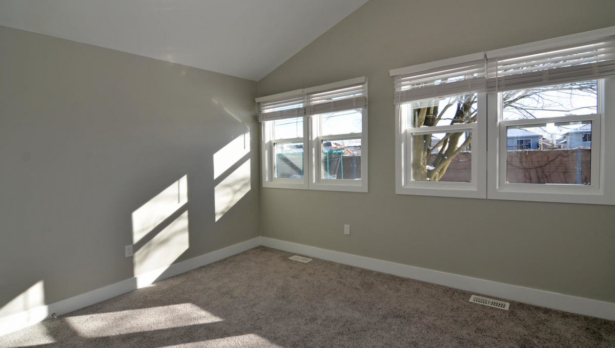 5 Goldwick Crescent London ON-large-058-63-Unit BBedroom 1Lots of Natural-1500x994-72dpi-X2