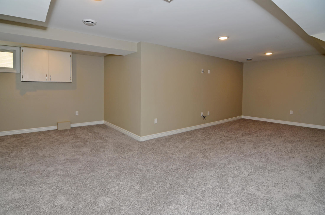 787 Victoria Street – 3 bedroom 2 bathroom with a finished ...