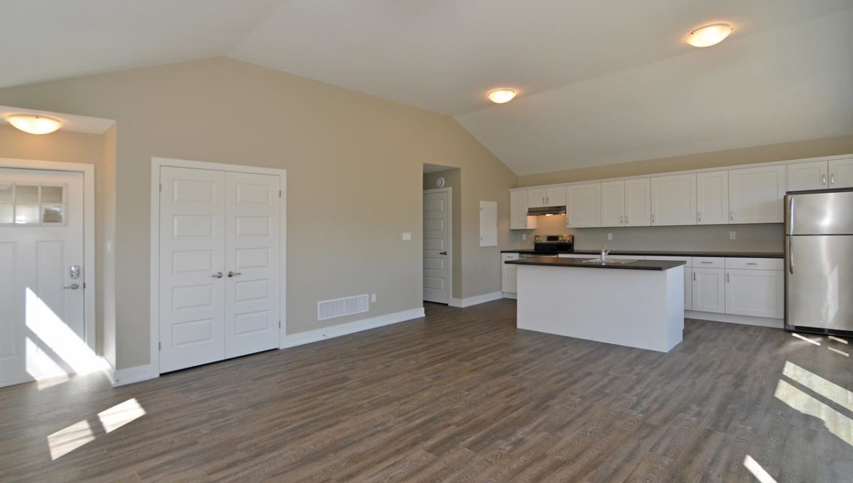 346 Regal Dr London ON N5Y 1J4-large-035-38-346 Regal DrRear Unit Open-1500x994-72dpi-X2