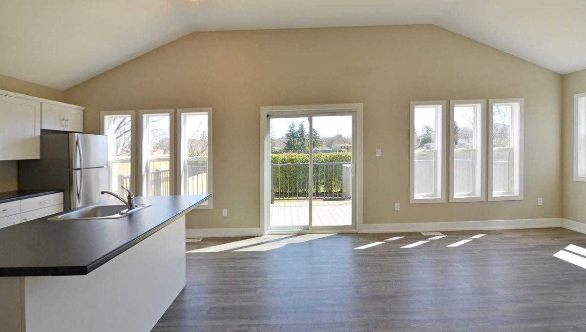 346 Regal Dr London ON N5Y 1J4-large-036-39-346 Regal DrRear Unit Lots of-1500x994-72dpi-X2