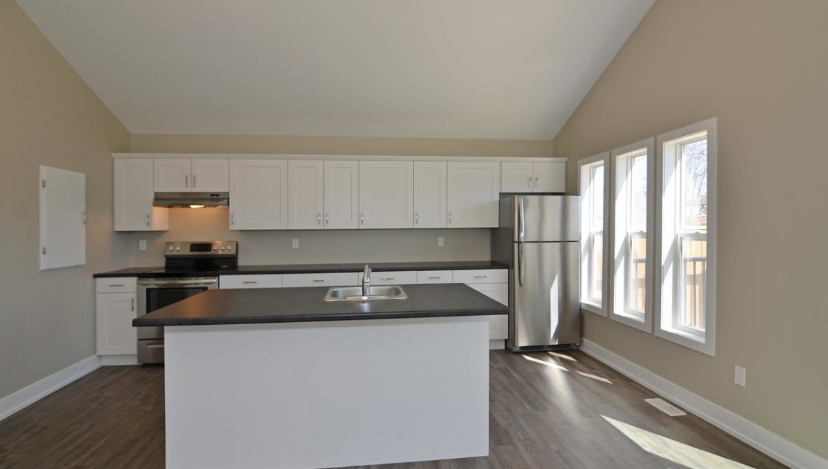 346 Regal Dr London ON N5Y 1J4-large-039-37-346 Regal DrRear Unit-1500x994-72dpi-X2