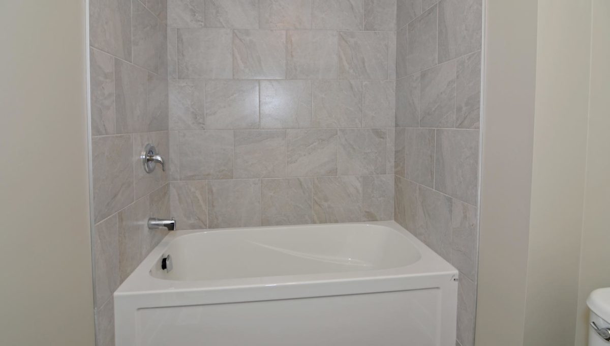 346 Regal Dr London ON N5Y 1J4-large-042-47-346 Regal DrRear Unit Master-1500x994-72dpi-X2