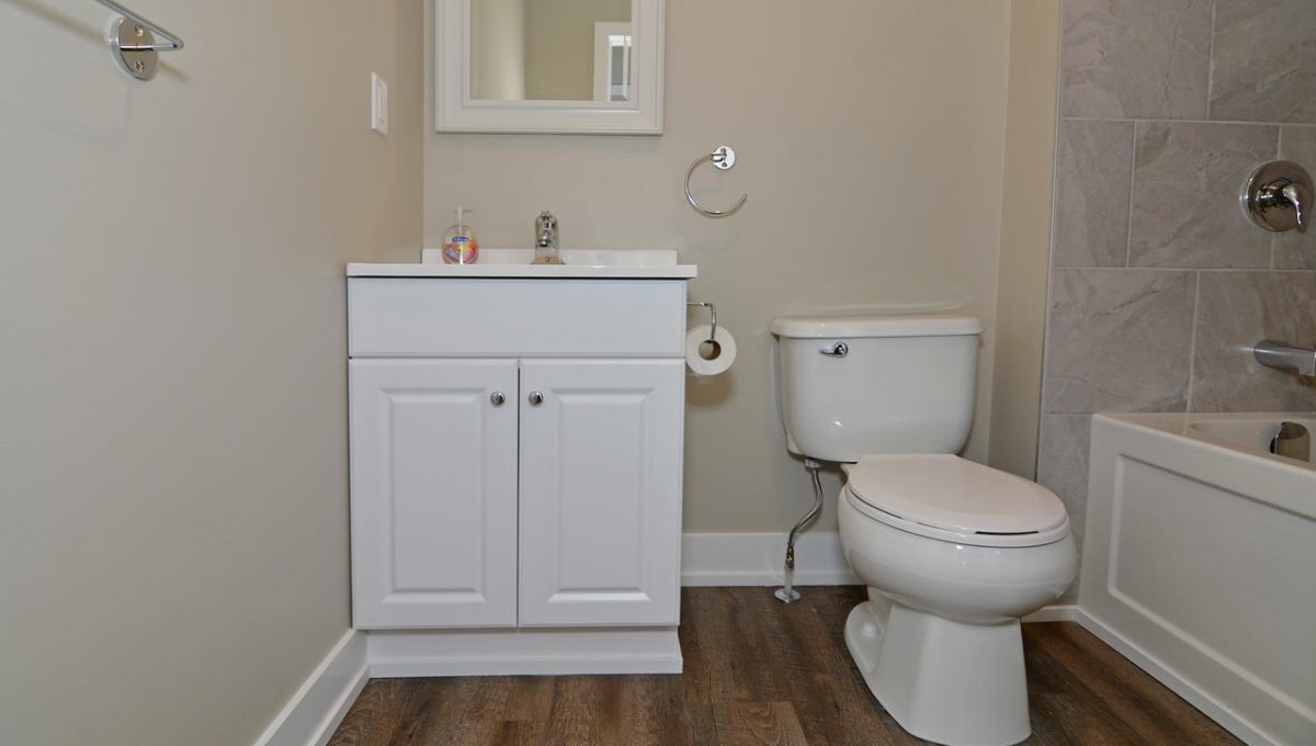 346 Regal Dr London ON N5Y 1J4-large-044-49-346 Regal DrRear Unit Main-1500x994-72dpi-X2