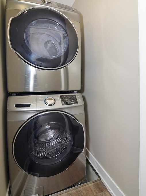 346 Regal Dr London ON N5Y 1J4-large-053-26-346 Regal DrRear Unit Laundry-663x1000-72dpi-XL