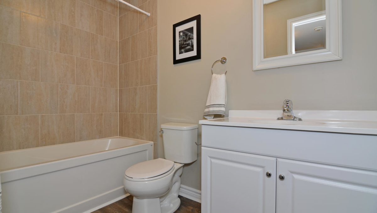 Model HomeDuplex-large-035-33-Rear UnitMain Bathroom-1500x994-72dpi-X2