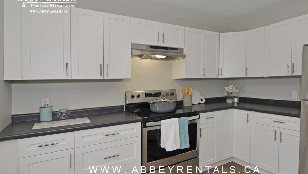 322 Tweedsmuir Ave Unit A and-large-008-8-322 Tweedsmuir AveUnit-1500x994-72dpi-X2