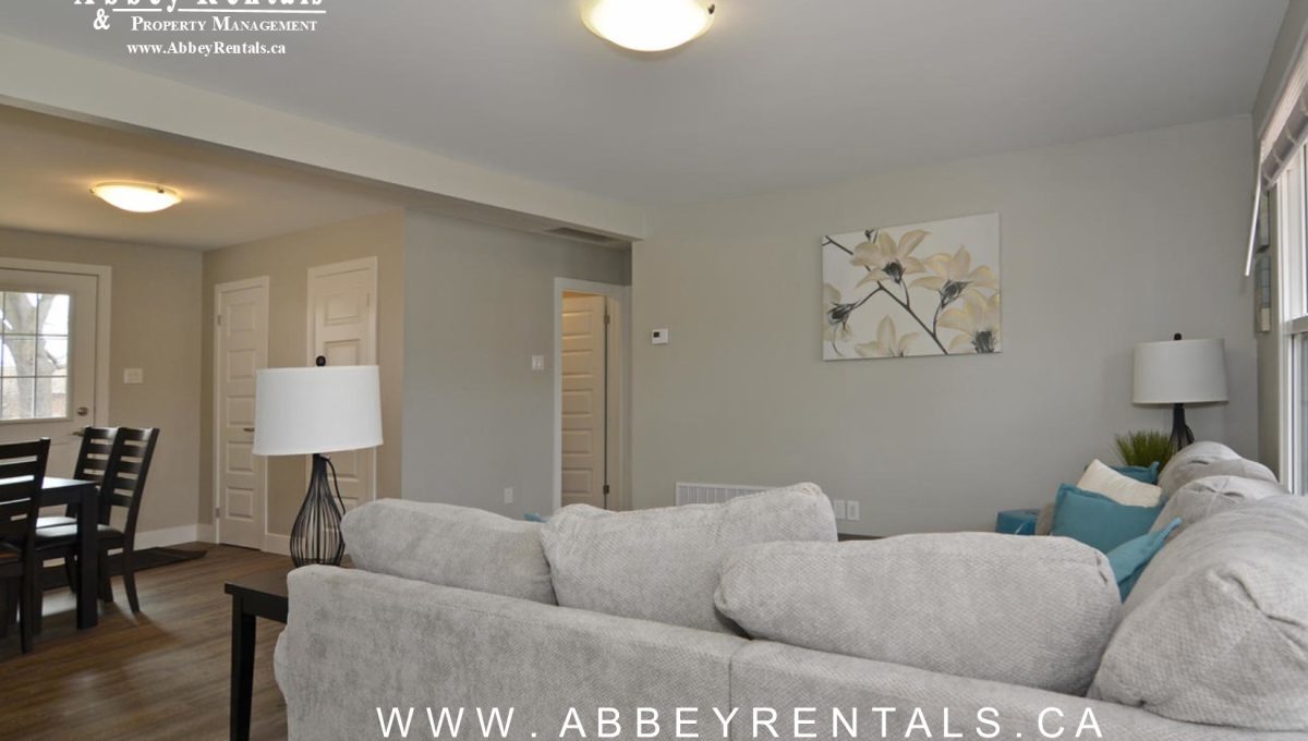 322 Tweedsmuir Ave Unit A and-large-012-12-322 Tweedsmuir AveUnit ALiving-1500x994-72dpi-X2